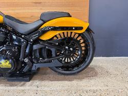 2025 Harley-davidson FXBR BREAKOUT (117) Yellow