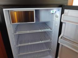 2011 Paramount Classic 17Ft Couples Van With Queen Bed And Front Lougne