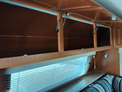 2011 Paramount Classic 17Ft Couples Van With Queen Bed And Front Lougne