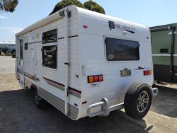 2011 Paramount Classic 17Ft Couples Van With Queen Bed And Front Lougne