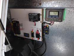 2011 Paramount Classic 17Ft Couples Van With Queen Bed And Front Lounge