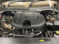 2021 Land Rover Defender 110 D300 SE