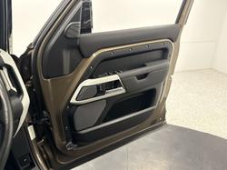 2021 Land Rover Defender 110 D300 SE