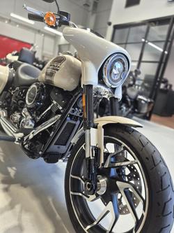 2022 Harley-Davidson Sport Glide 107 (FLSB) Softail White