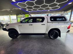 2021 Toyota
                Hilux SR