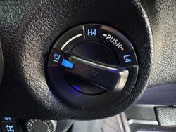 2021 Toyota
                Hilux SR