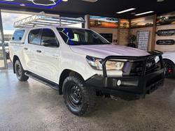 2021 Toyota
                Hilux SR