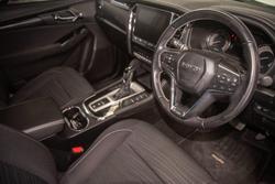 2023 Isuzu MU-X LS-U