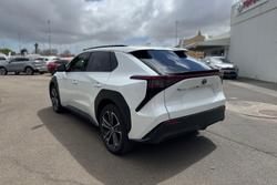2023 Toyota bZ4X YEAM15R AWD