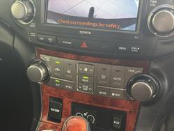 2013 Toyota Kluger Grande