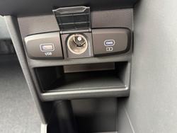 2025 Hyundai STARIA LOAD Premium