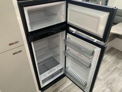 2025 Essential Caravans Cruiser V10 22'10'