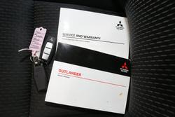 2024 Mitsubishi Outlander ES