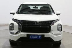 2024 Mitsubishi Outlander ES