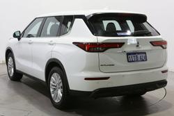 2024 Mitsubishi Outlander ES