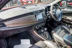 2015 Alfa Romeo Giulietta Distinctive