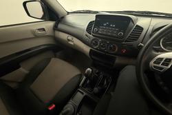 2015 Mitsubishi Triton GLX