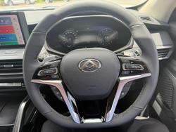 2025 LDV D90 Executive