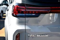 2025 LDV
D90 Executive