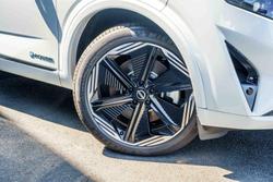 2025 Nissan QASHQAI N-DESIGN e-POWER J12 MY25 Pearl White with Onyx Black Roof