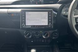 2021 Toyota
Hilux SR