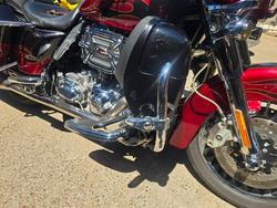 2011 HARLEY-DAVIDSON FLHTCUSE6 CVO U/C ELECTRAGLIDE Black/Red