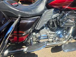 2011 HARLEY-DAVIDSON FLHTCUSE6 CVO U/C ELECTRAGLIDE Black/Red