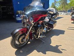 2011 HARLEY-DAVIDSON FLHTCUSE6 CVO U/C ELECTRAGLIDE Black/Red