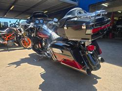 2011 HARLEY-DAVIDSON FLHTCUSE6 CVO U/C ELECTRAGLIDE Black/Red