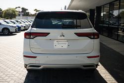 2022 Mitsubishi Outlander LS