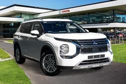 2022 Mitsubishi Outlander LS