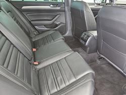 2019 Volkswagen Passat 206TSI R-Line