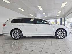 2019 Volkswagen Passat 206TSI R-Line