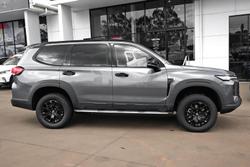 2025 LDV
                D90 Executive