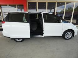 2017 Toyota Tarago GLi