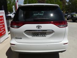 2017 Toyota Tarago GLi