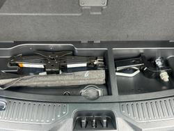 2022 Ford
                Everest Trend