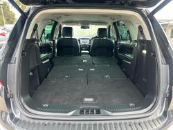 2022 Ford
                Everest Trend