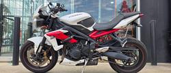 2013 Triumph STREET TRIPLE R (NON ABS) WHITE
