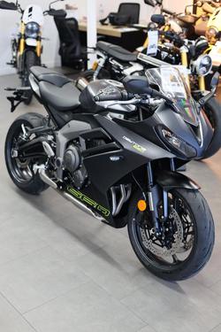 2025 Triumph Daytona 660 Daytona Black