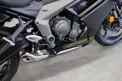 2025 Triumph Daytona 660 Daytona Black