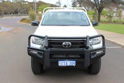 2022 Toyota
                Hilux SR