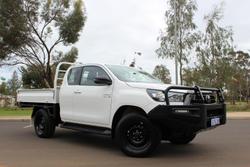 2022 Toyota
                Hilux SR