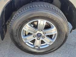 2022 Ford
                Everest Ambiente