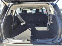 2022 Ford
                Everest Ambiente