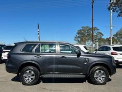 2022 Ford
                Everest Ambiente