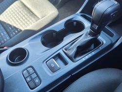 2022 Ford
                Everest Ambiente