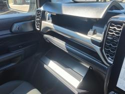 2022 Ford
                Everest Ambiente