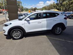 2017 Hyundai
                Tucson Active