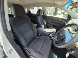 2017 Hyundai
                Tucson Active